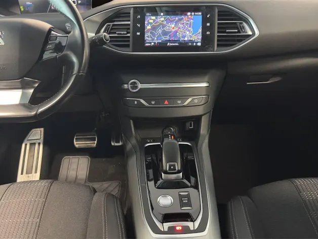 Peugeot 308 1.2 Pure Tech Allure Pack EAT8