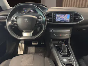 Peugeot 308 1.2 Pure Tech Allure Pack EAT8