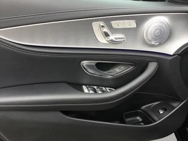 Mercedes-Benz E 220 d AMG Line