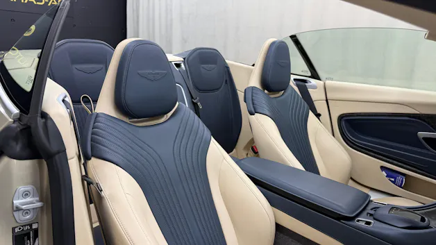 Aston Martin DB11 V8 Volante Touchtronic 3