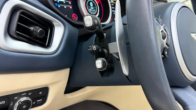 Aston Martin DB11 V8 Volante Touchtronic 3