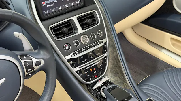 Aston Martin DB11 V8 Volante Touchtronic 3