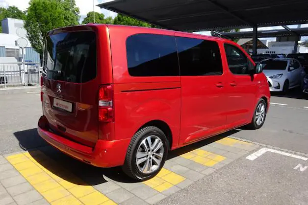 Peugeot Traveller Business Stand.