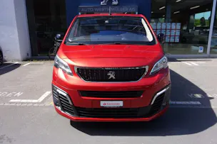 Peugeot Traveller Business Stand.