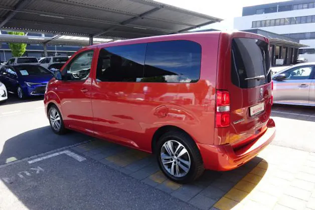 Peugeot Traveller Business Stand.