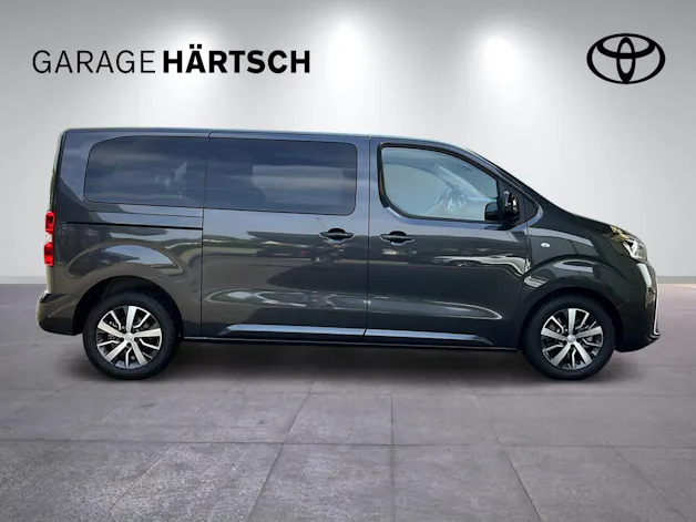 Toyota PROACE Verso L1 2.2 D Trend