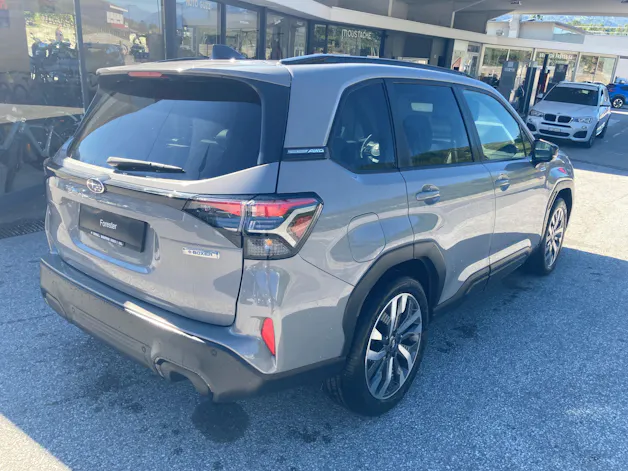 Subaru Forester Station 2.0i e-Boxer Luxury