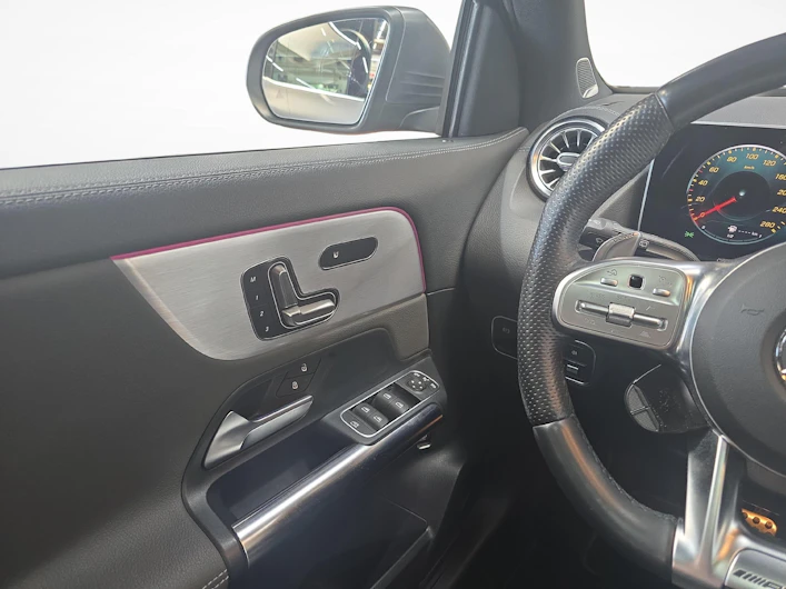 Fahrzeugbild MERCEDES-BENZ GLA 35 AMG