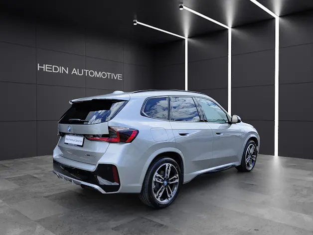 BMW X1 30e xDrive paddles