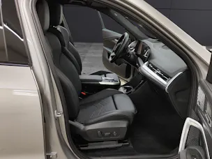 BMW X1 30e xDrive paddles