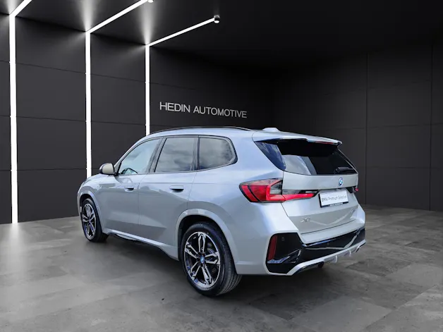 BMW X1 30e xDrive paddles