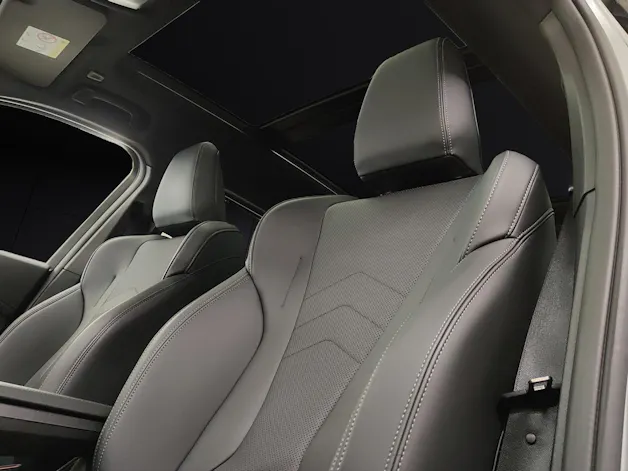 BMW X1 30e xDrive paddles