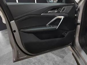 BMW X1 30e xDrive paddles