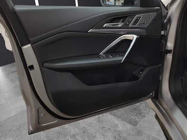 BMW X1 30e xDrive paddles