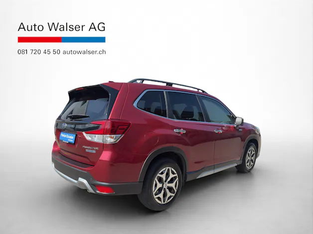 Subaru Forester Station 2.0i e-Boxer Swiss Plus