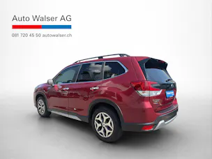 Subaru Forester Station 2.0i e-Boxer Swiss Plus