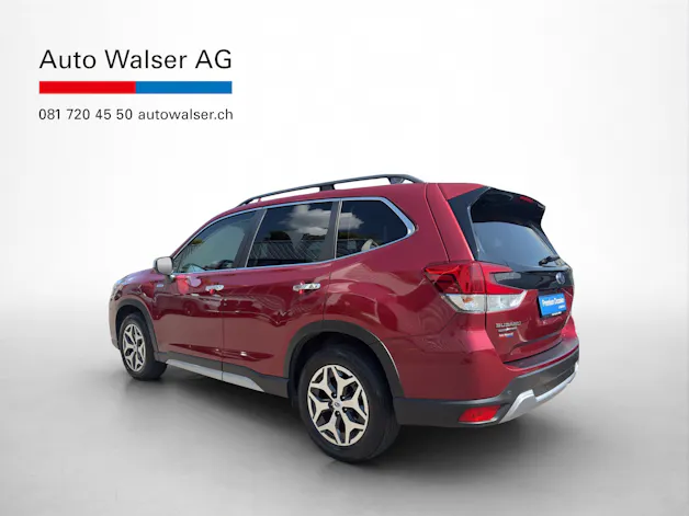 Subaru Forester Station 2.0i e-Boxer Swiss Plus