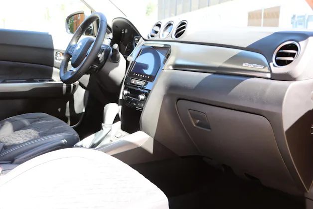 Suzuki Vitara 1.4 T Sakura Top Hybrid 4x4
