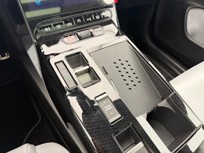 https://vehicle.imgix.net/4324624/143f391d-4775-4f8b-9899-fb7d1a9225dd.jpg