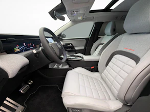 https://vehicle.imgix.net/4324624/7a852c5f-2619-4365-ac9f-ba5f512ca41b.jpg