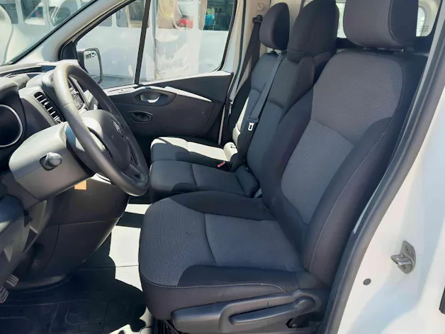 Renault Trafic Kaw. 2.9 t L1 H1 2.5 dCi 146 DPF