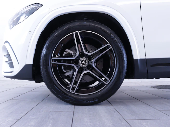 immagine del veicolo MERCEDES-BENZ GLA 200