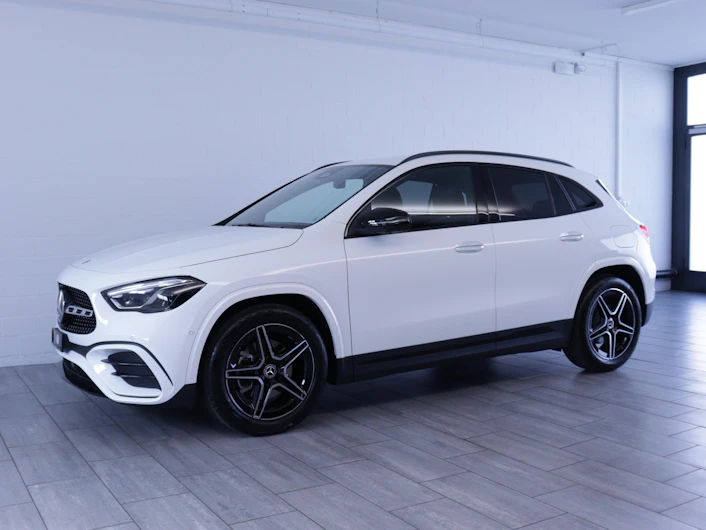 immagine del veicolo MERCEDES-BENZ GLA 200