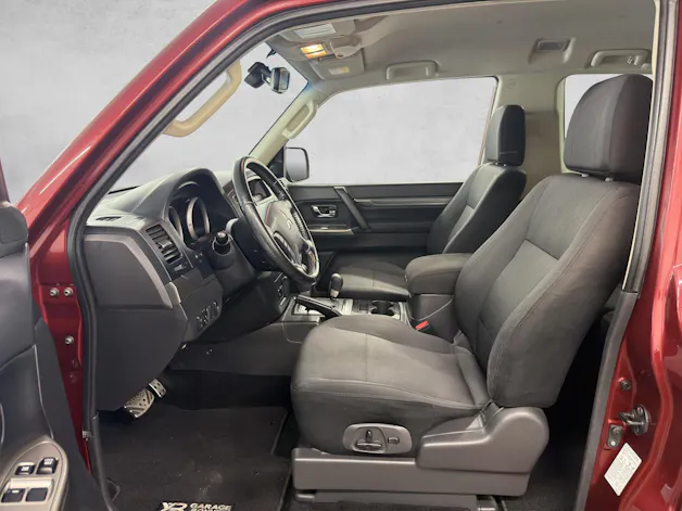 Mitsubishi Pajero 3.2 DID Style Anniversary