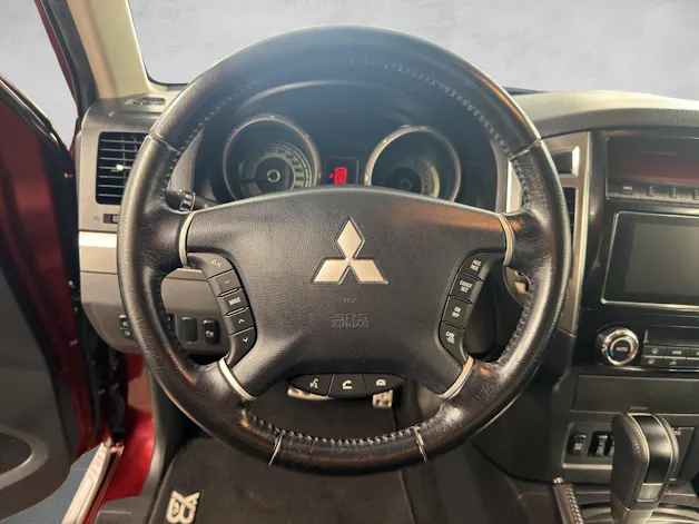 Mitsubishi Pajero 3.2 DID Style Anniversary