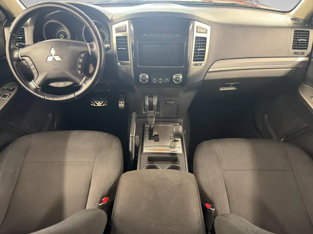 Mitsubishi Pajero 3.2 DID Style Anniversary