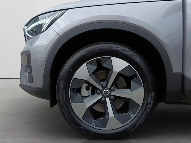 VOLVO XC40 2.0 B3 MH Core XCITE