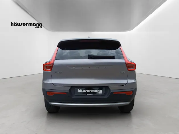 VOLVO XC40 2.0 B3 MH Core XCITE