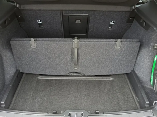 VOLVO XC40 2.0 B3 MH Core XCITE