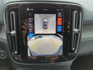 VOLVO XC40 2.0 B3 MH Core XCITE
