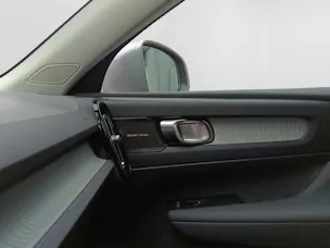 VOLVO XC40 2.0 B3 MH Core XCITE