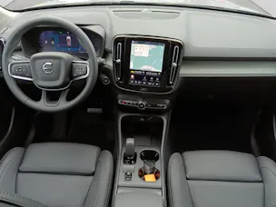 VOLVO XC40 2.0 B3 MH Core XCITE