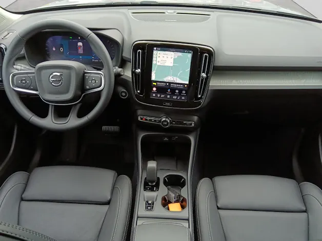 VOLVO XC40 2.0 B3 MH Core XCITE