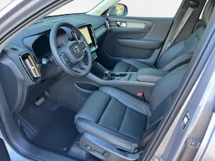 Volvo XC40 2.0 B3 MH Core XCITE
