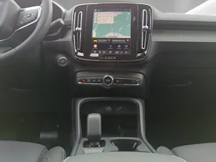 VOLVO XC40 2.0 B3 MH Core XCITE