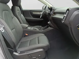 VOLVO XC40 2.0 B3 MH Core XCITE