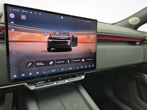 https://vehicle.imgix.net/4324709/b187b22f-867e-4563-9389-631e3d719f54.jpg