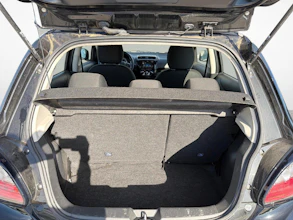 https://vehicle.imgix.net/4324738/bdf279e8-39ab-415c-b8b0-73c8e68e1d76.jpg