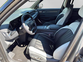 https://vehicle.imgix.net/4324808/8a0c4a50-a16a-41ae-aaea-8895a8b6740a.jpg