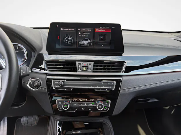 BMW X1 18d xDrive SAG