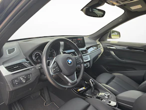 https://vehicle.imgix.net/4324823/d50415de-656a-4cd1-a240-4837f9e826ca.jpg