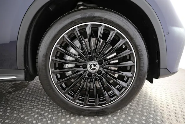 MERCEDES-BENZ GLC 300 AMG Line 4matic