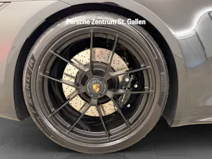 Porsche 911 Carrera 4 GTS