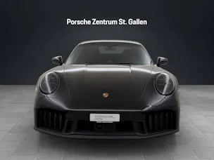 Porsche 911 Carrera 4 GTS