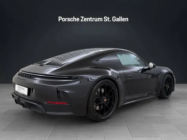Porsche 911 Carrera 4 GTS