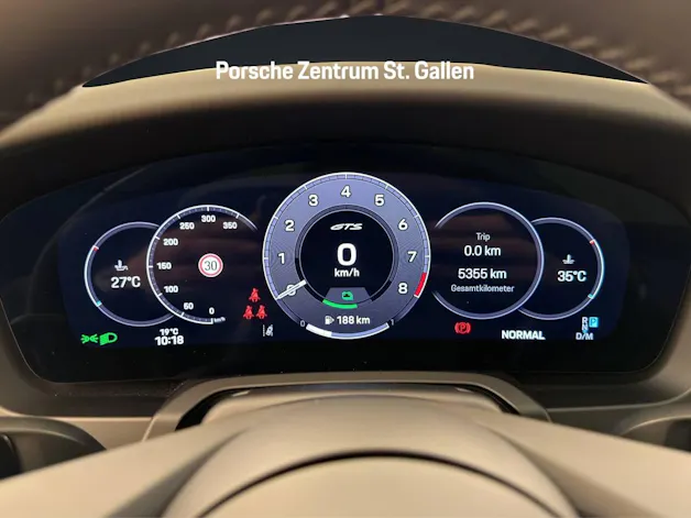 Porsche 911 Carrera 4 GTS